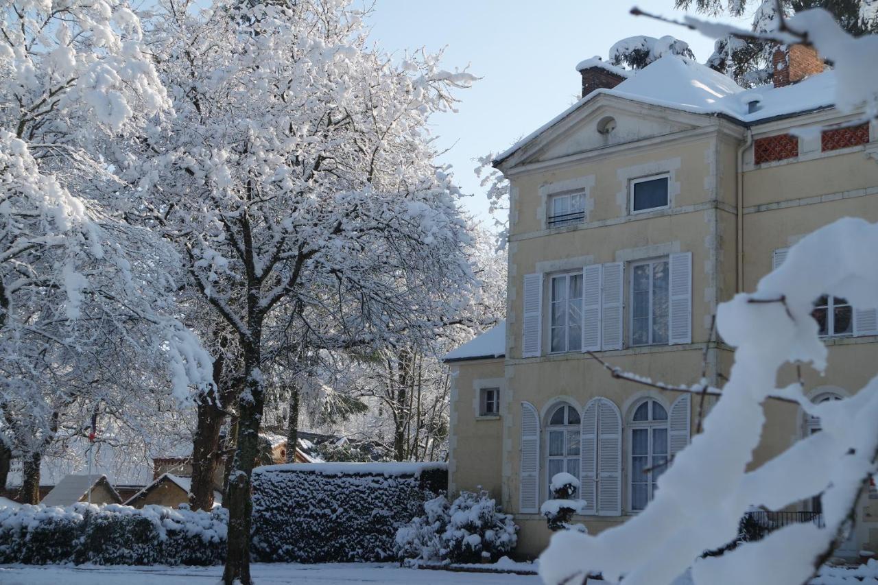 Отель Chateau De Chicamour Sury-aux-Bois Экстерьер фото