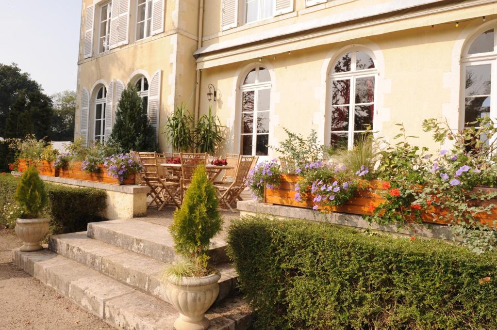 Отель Chateau De Chicamour Sury-aux-Bois Экстерьер фото